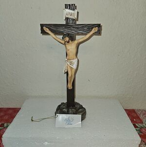 The Divintiy Collection "The Crucifix Of Christ" Standing Figurine